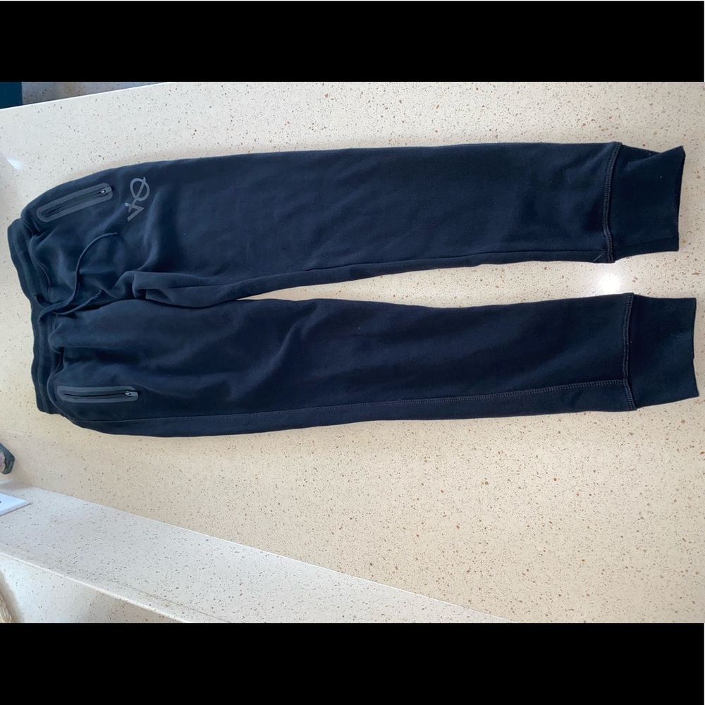 Vanquish women’s joggers